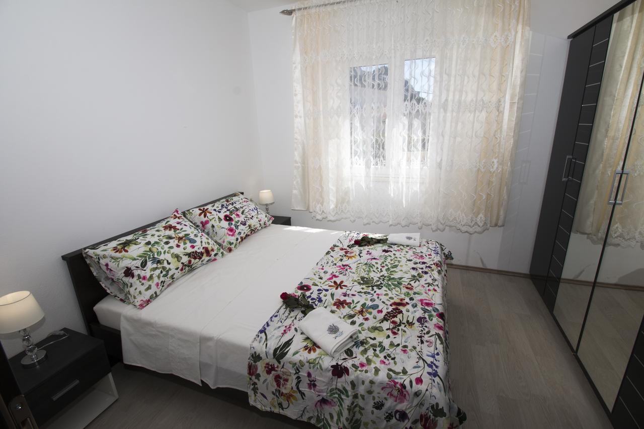 Apartman Horizont Apartment Omiš Exterior foto