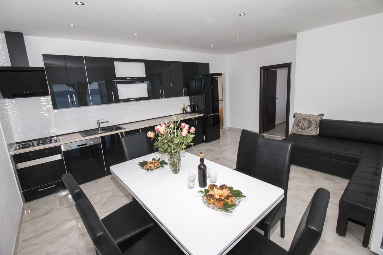 Apartman Horizont Apartment Omiš Exterior foto